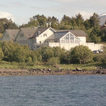 Aalesund Airport Hotel Ytterland Exterior photo