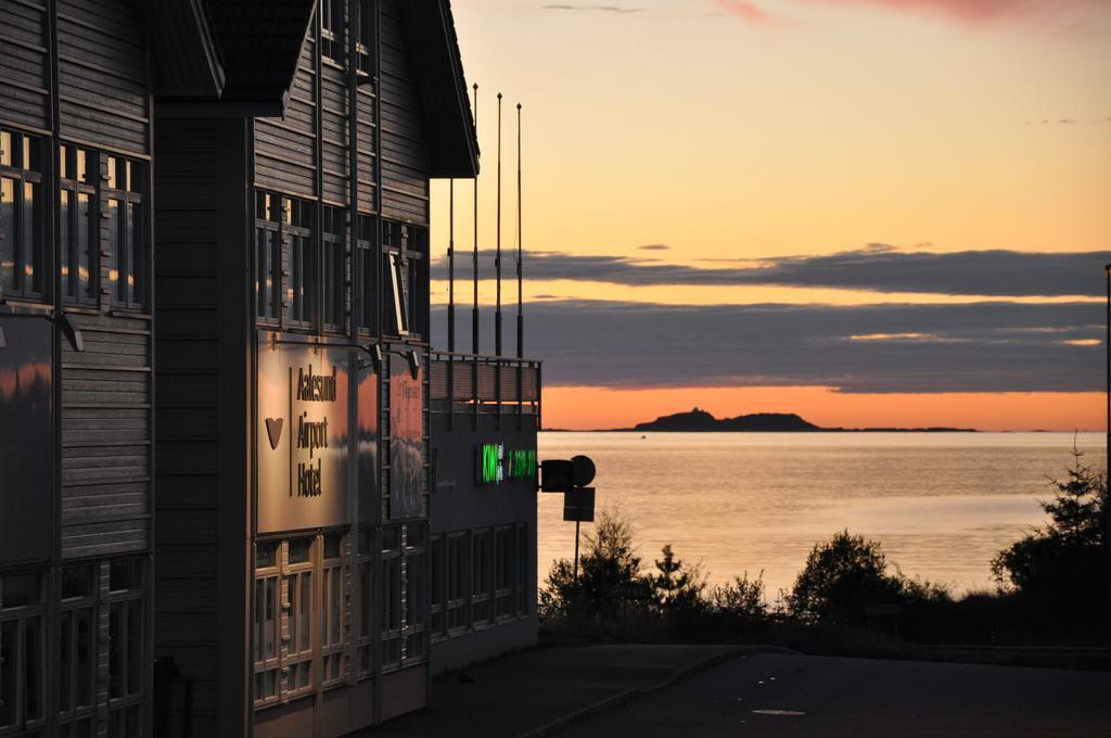 Aalesund Airport Hotel Ytterland Exterior photo