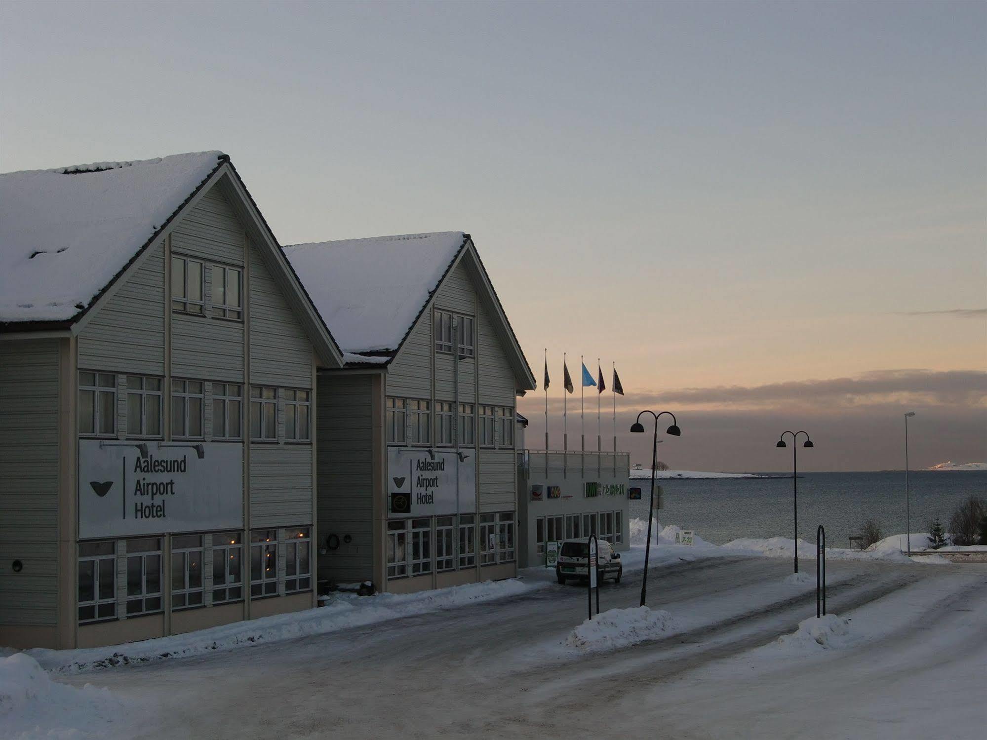 Aalesund Airport Hotel Ytterland Exterior photo